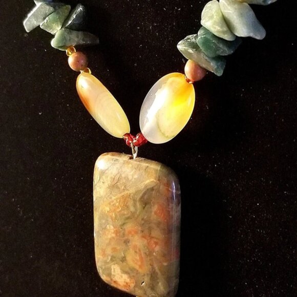 Green Agate Necklace - Picture 3 of 8